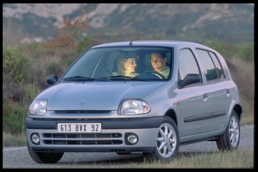  Renault Clio 1998 года  (фото 66 из 106)